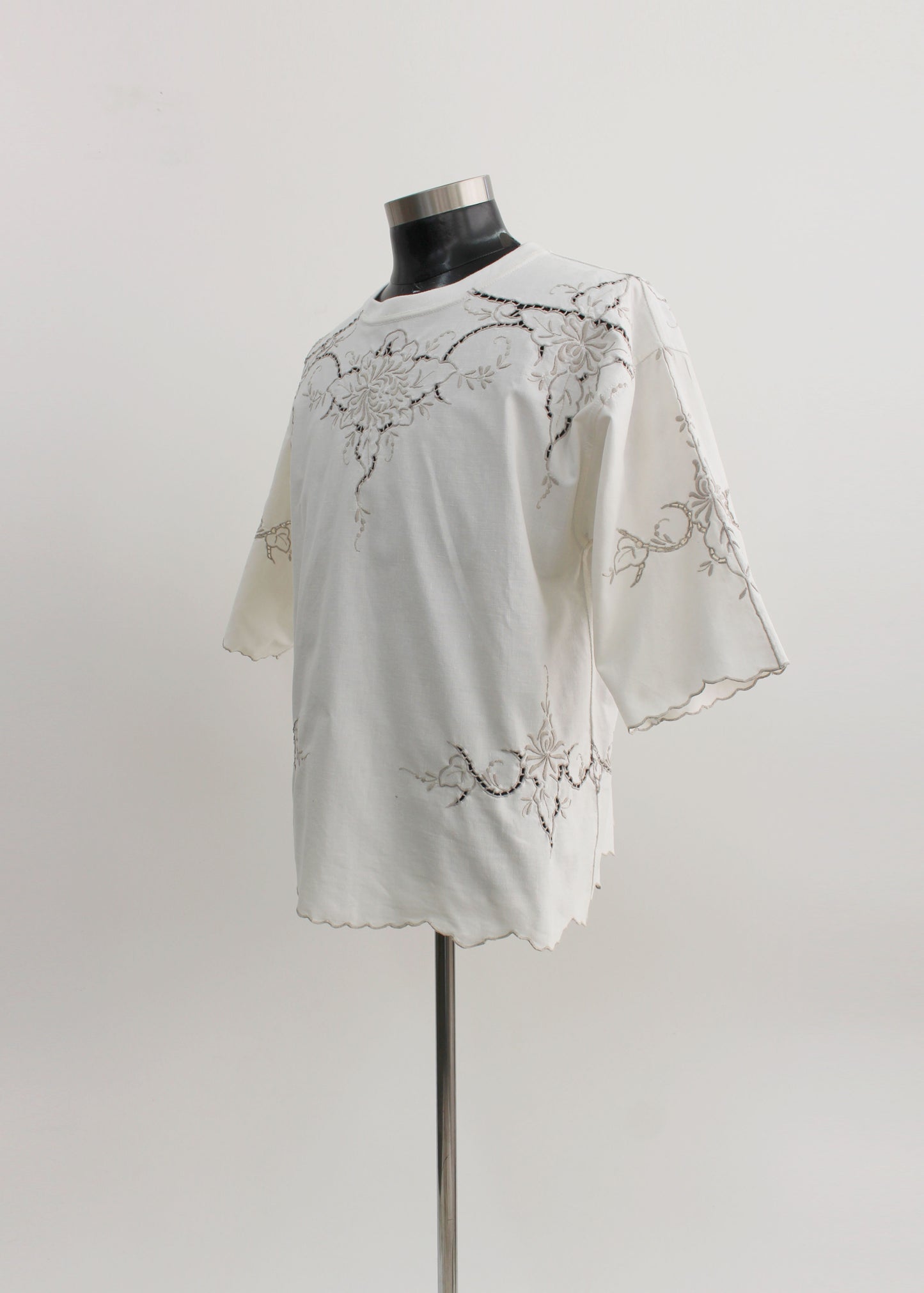 Vintage lace tee